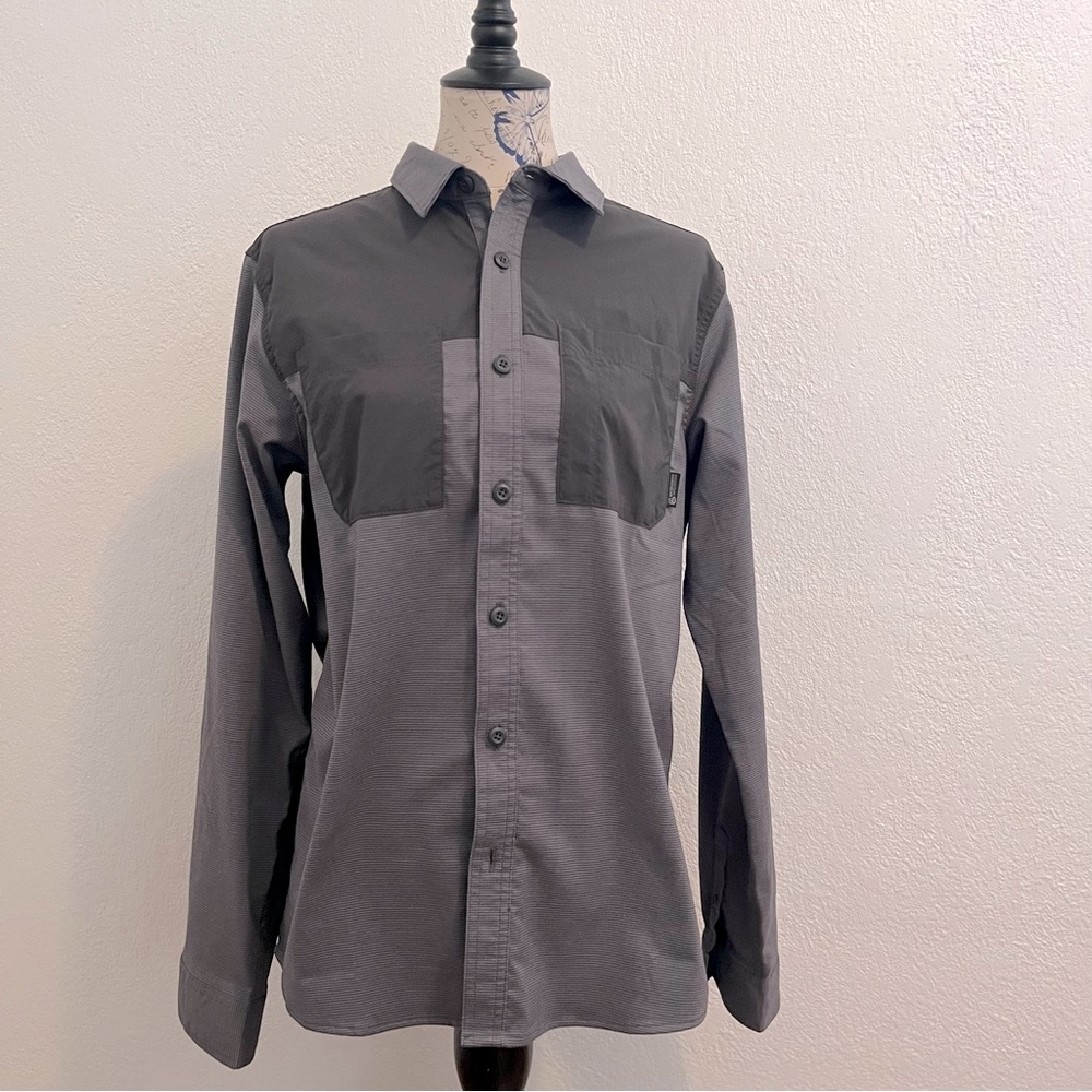 Mountain Hardware Button Down Shirt - Medium